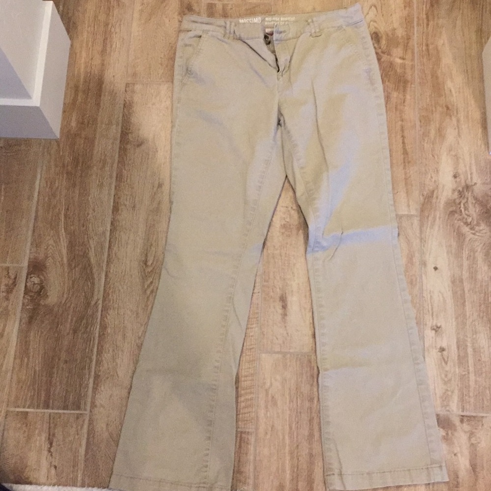 Lightly used khaki pants.